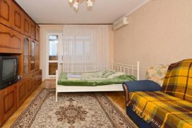 Квартира посуточно в Одессе на ул. Межигорская, 50
