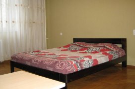 Квартира посуточно в Одессе на просп. Николая Бажана, 10
