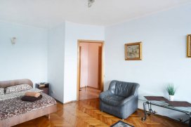 Квартира посуточно в Одессе на ул. Дерибасовская, 80