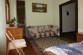 Квартира посуточно в Одессе на ул. Трехсвятительская, 5