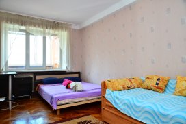 Квартира посуточно в Одессе на ул. Дерибасовская, 45