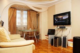 Квартира посуточно в Одессе на ул. Березняковская, 38